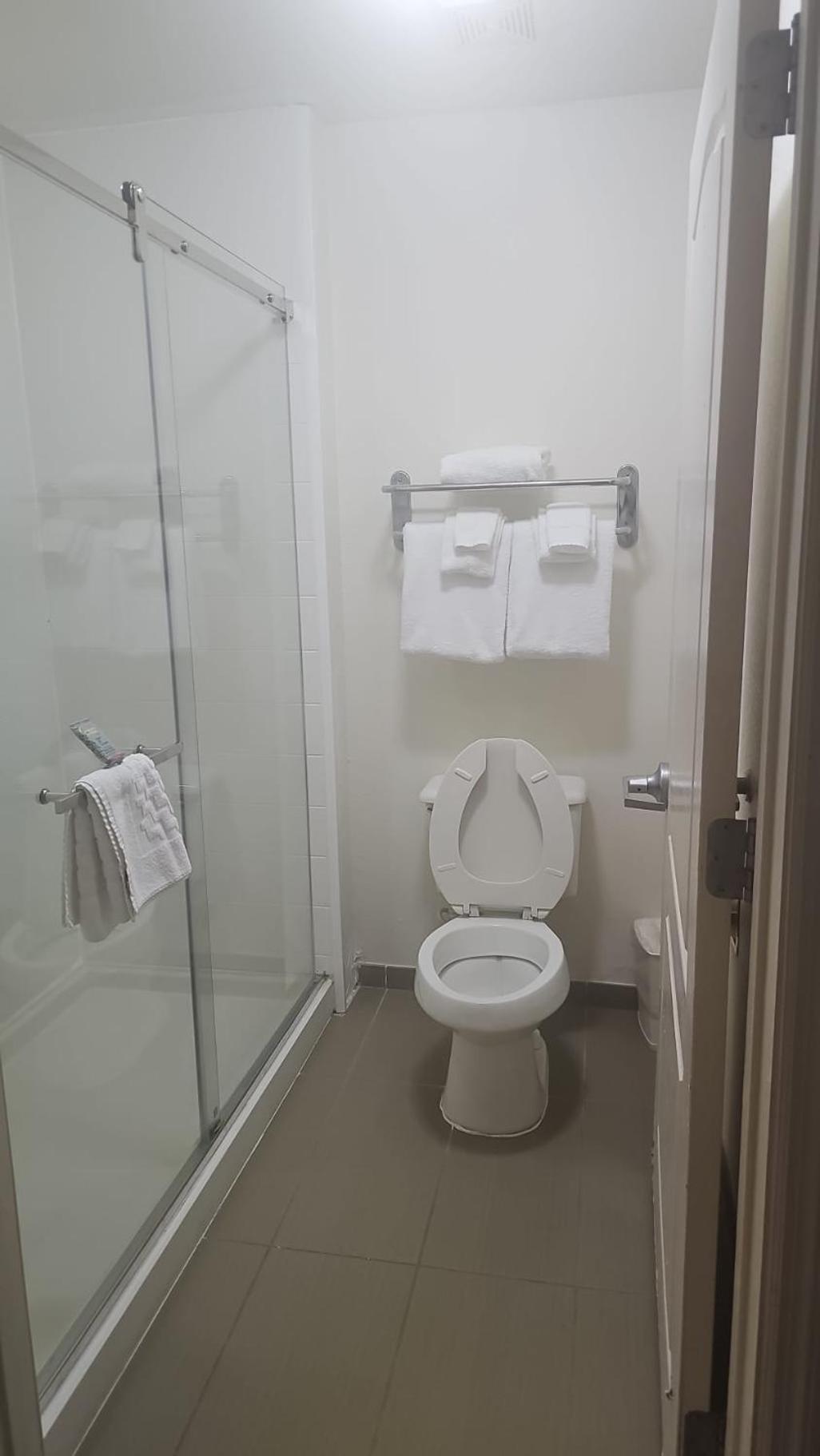 Montreal Suites Орландо Екстериор снимка
