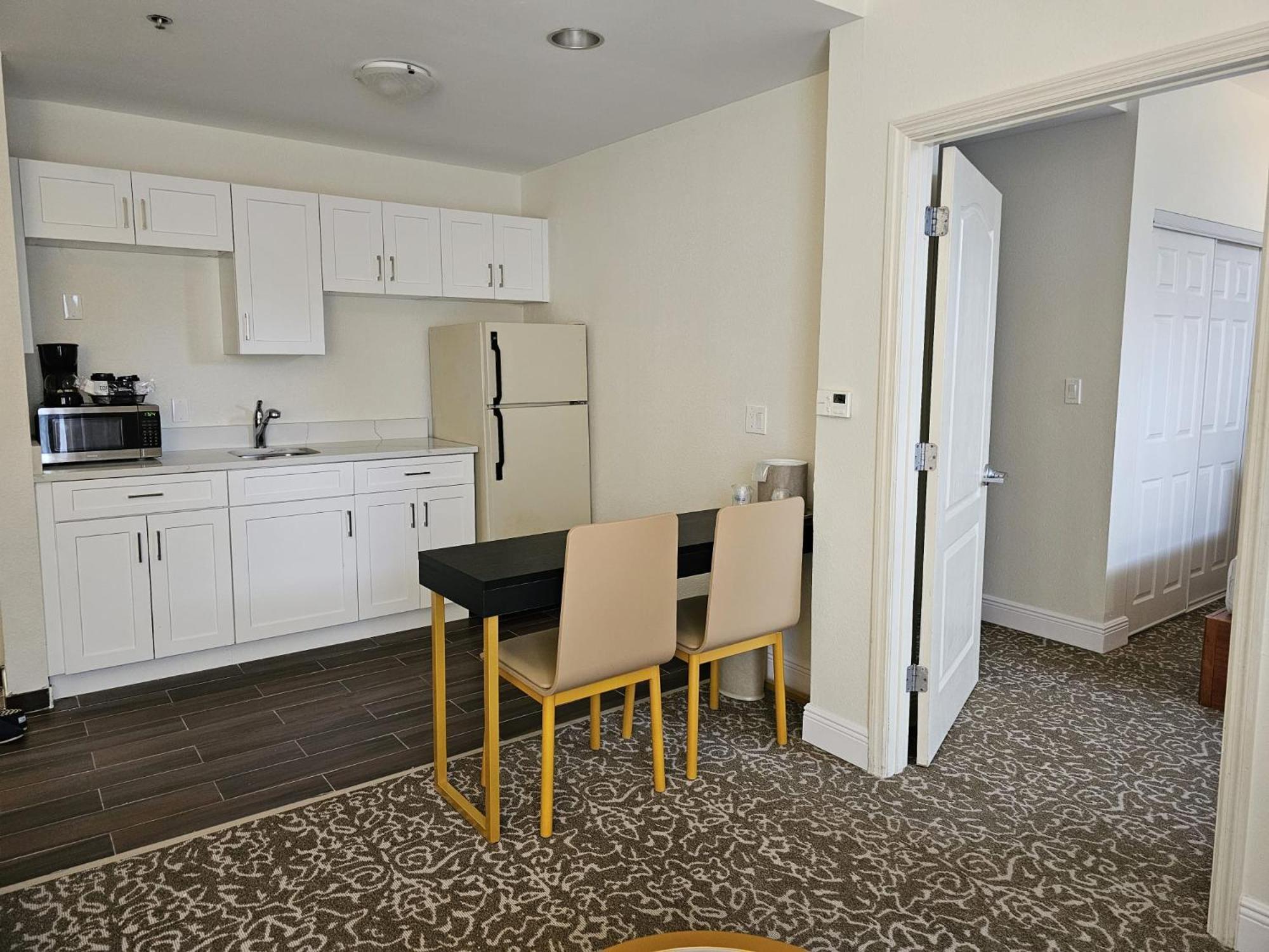 Montreal Suites Орландо Екстериор снимка